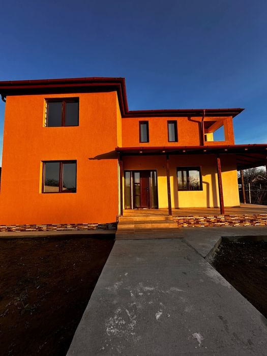 Vând casa P+1-Chiscani