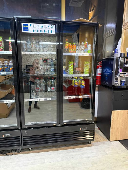 Vitrine frigorifice băuturi 1,20x2 m – 2 bucăți