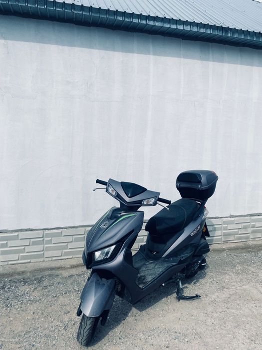 Срочно M8 скутер продаю