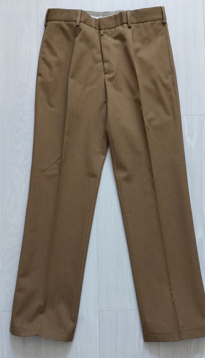 Pantaloni militari