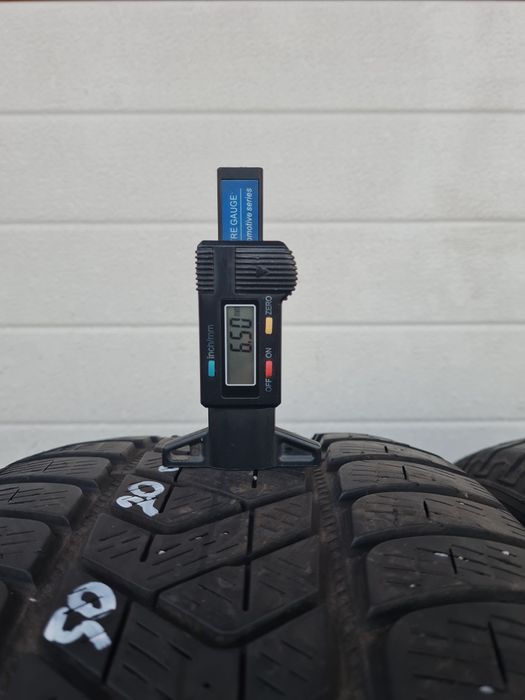 Зимни гуми 2 броя PIRELLI Scorpion 235 50 R20 дот 3522