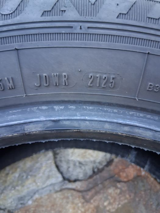 215 60 16 DUNLOP  Dot 25