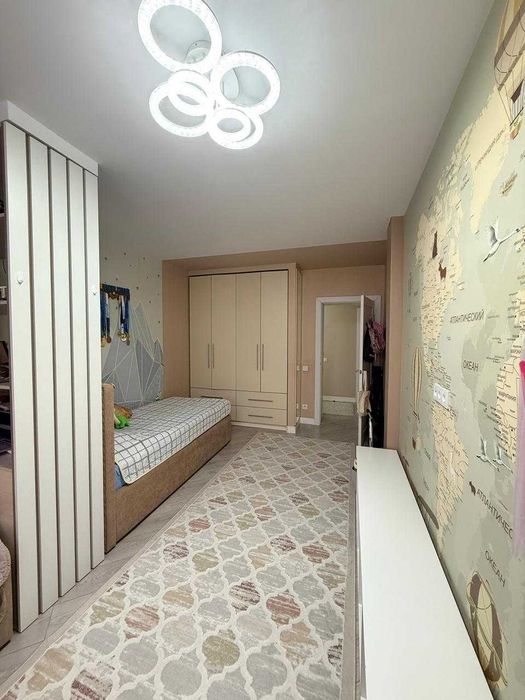 Продам 3- комн квартиру в районе ДБ Северный