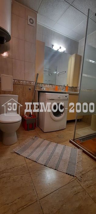 Напълно обзаведен тристаен апартамент до Спортна зала