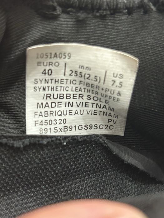 Продаю Асикс( рыцарь)