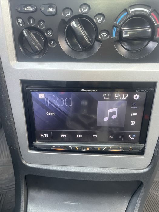 Pioneer avh-z5050bt екран