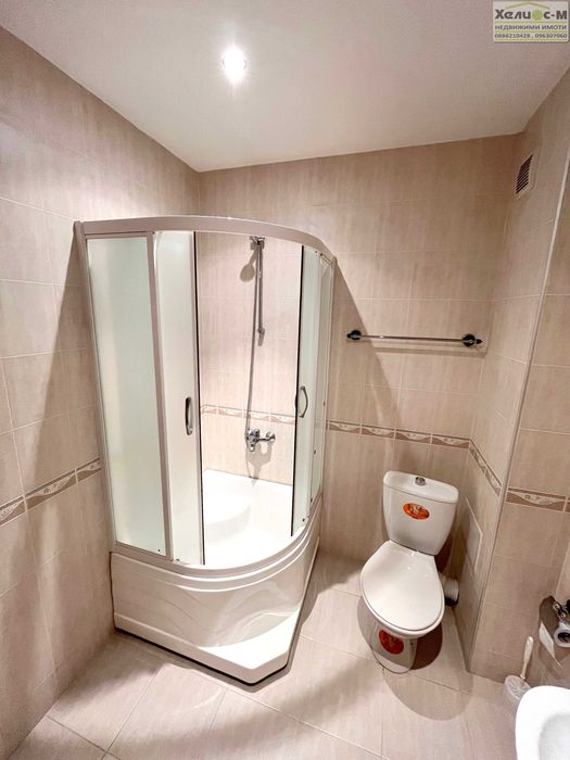 Тристаен апартамент с гараж до трето и четвърто училища, гр.Монтана