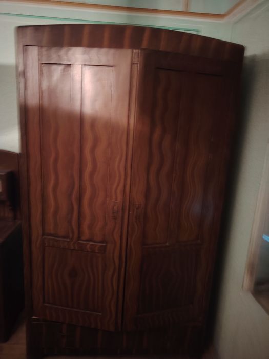 Set Mobilier Vintage / Interbelic din Lemn Masiv cu Furnir de Nuc