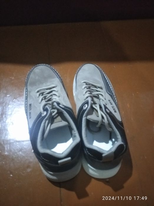 Мужские кроссовки