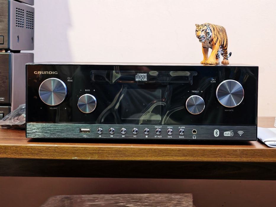 Grundig CMS-5000 Dab/Dab+/BT/ Internet. Venit din altă galaxie. Nou !