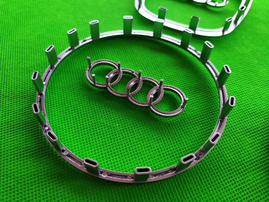 Емблема лайсна рамка волан Ауди Airbag Air bag Audi черен гланц A4 SQ