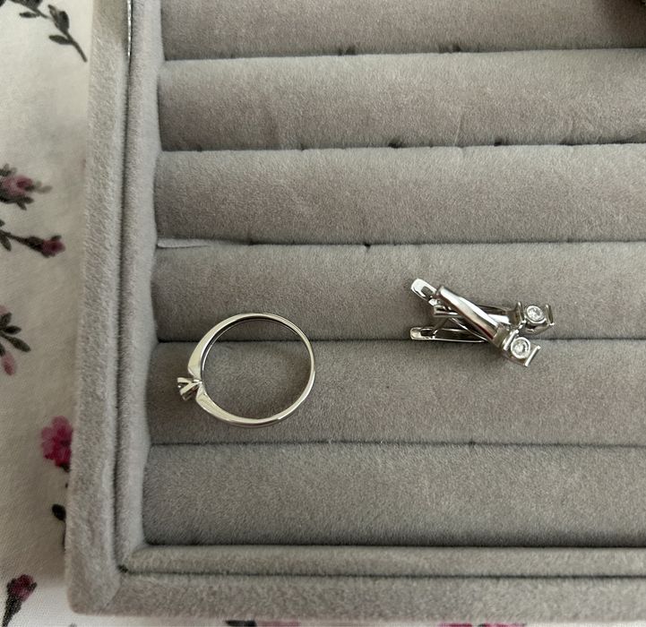 Продам бриллиантовый комплект