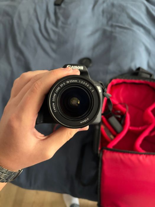 Camera foto Canon EOS 2000D