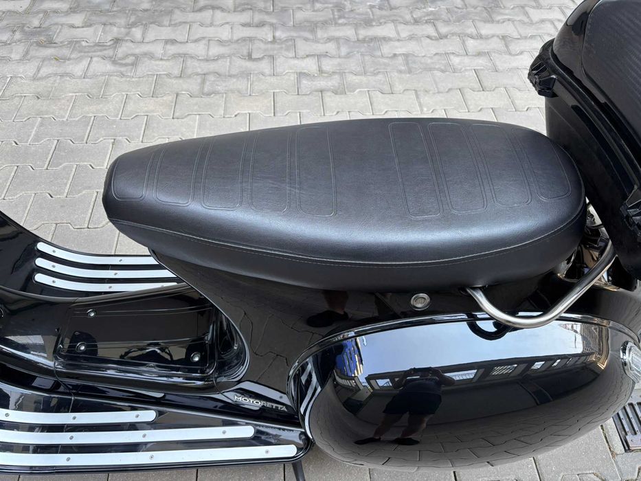 MOTORETTA Plus 2000W с куфар • 2 батерии • Гаражна, на 4000 км