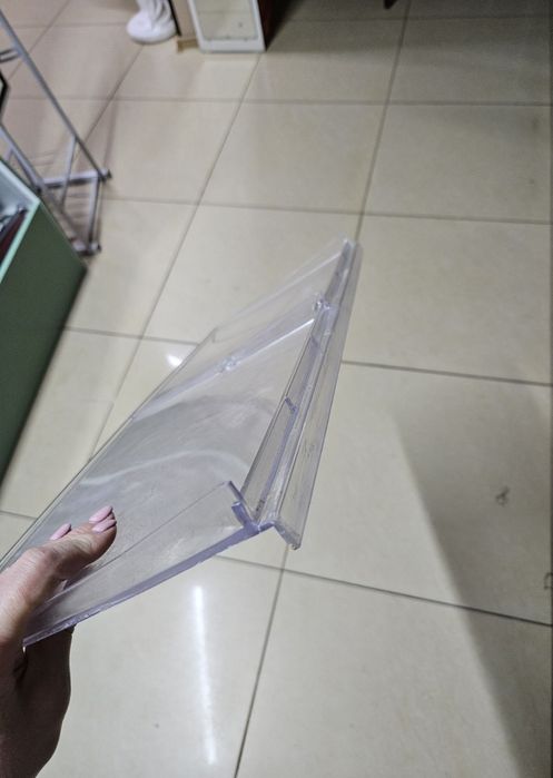 Полочки для экономпанелей пластиковых и МДФ .