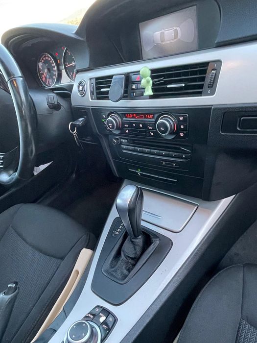 BMW E90 lci Facelift .An 2012. Motor 2.0 d 184 cp  filtru activ. 290 mi km reali. Cutie automata.