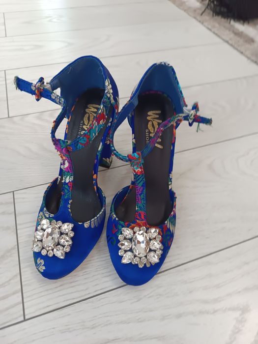 Sandale elegante cu toc