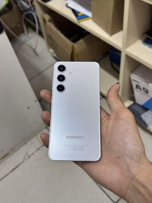 Samsung S24 8/128gb