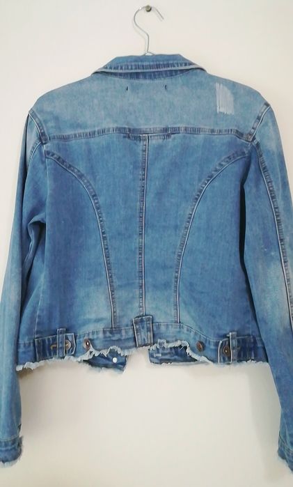 Джинсовая курточка.  Подойдёт на 36-38-40 размер турецкий.