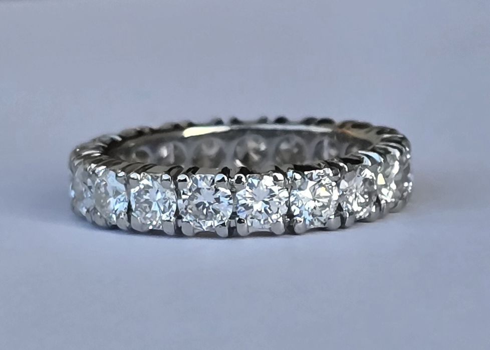 Inel din platină masivă cu diamante naturale 3,03 Ct.