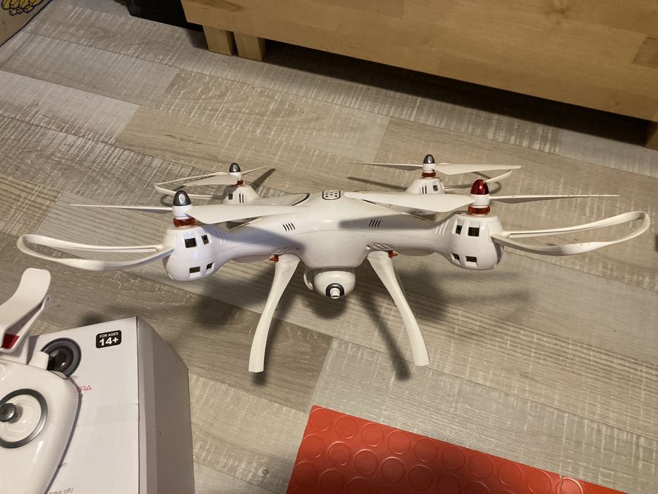 Дрон Syma X8 любителски