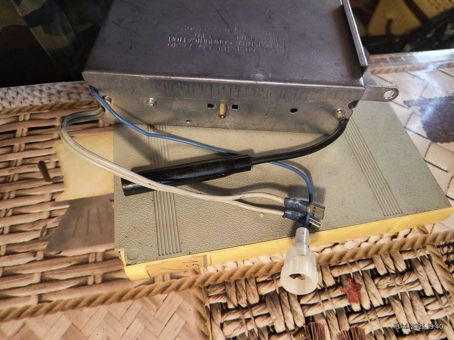 2 Aparate radio auto vintage