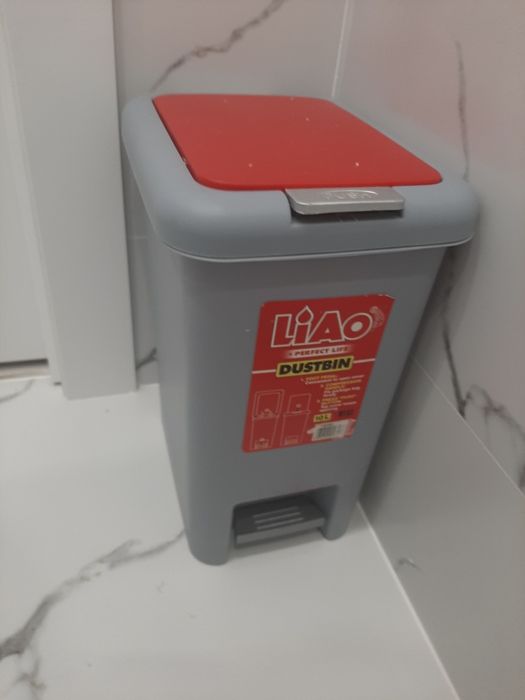 Мусорное ведро..