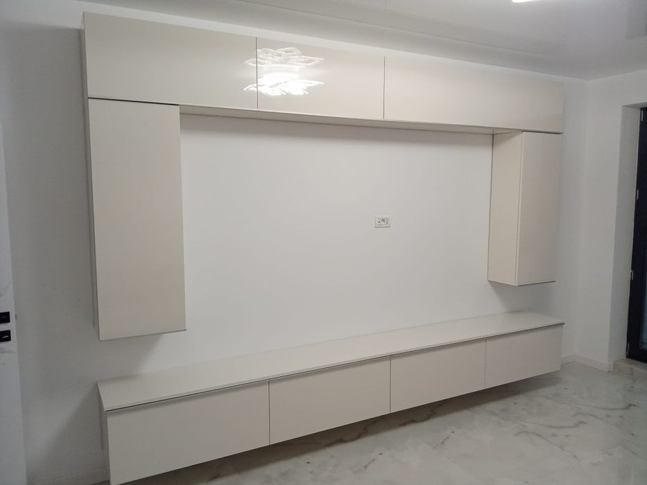 Mobila la comanda montaj mobilier tamplarie