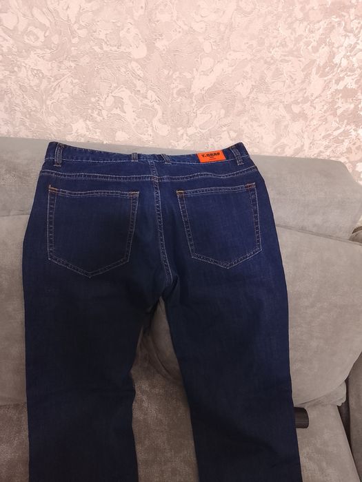 Продам джинсы для подростка