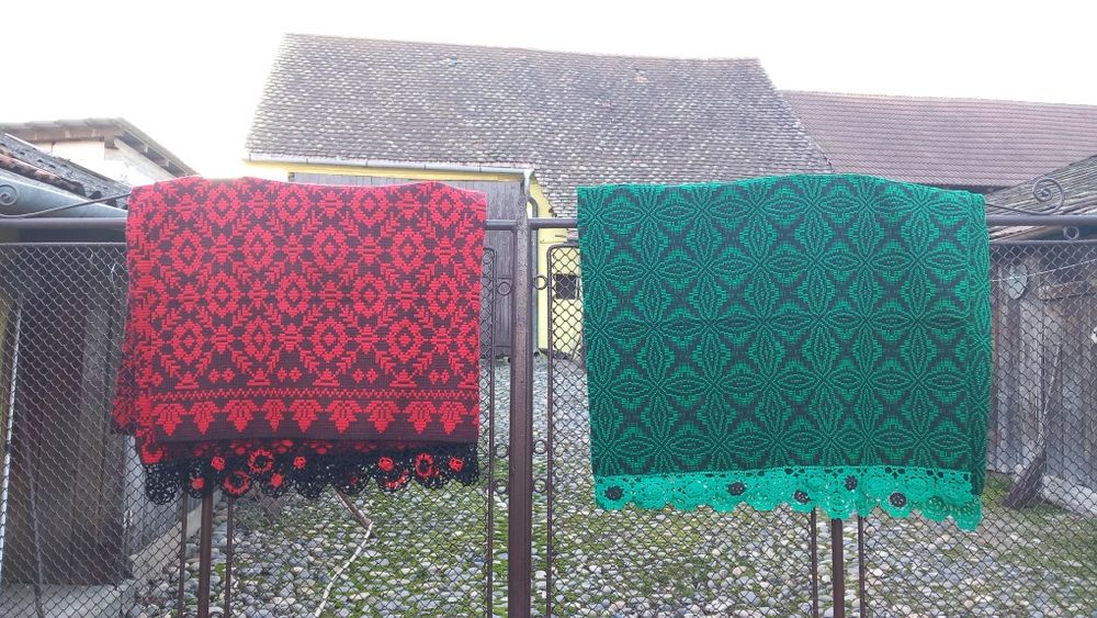 Covoare de vanzare foarte bine ingrijite sunt ca noi tesute la razboi.