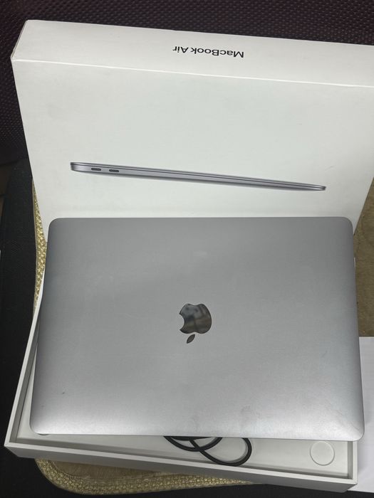 MacBook Air  M1 256