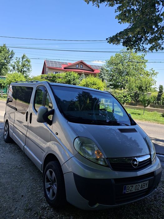 Opel Vivaro 8+1 Pasul lung Oferta