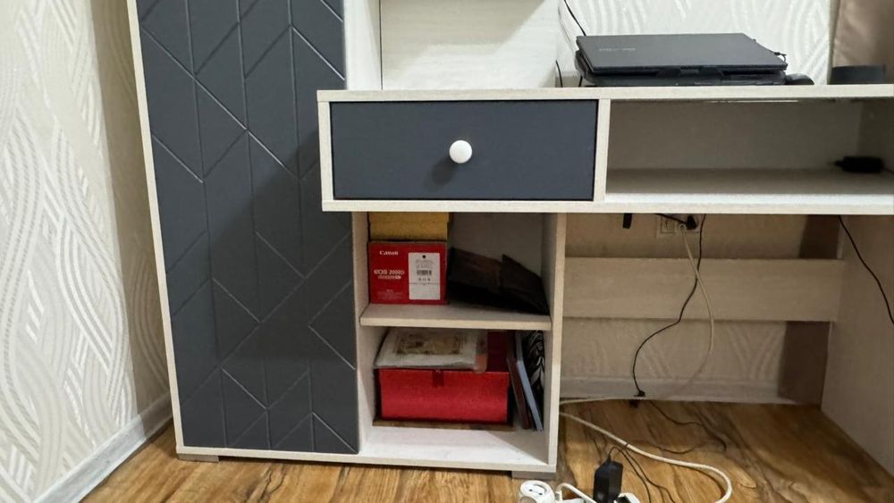 Продам писменный стол