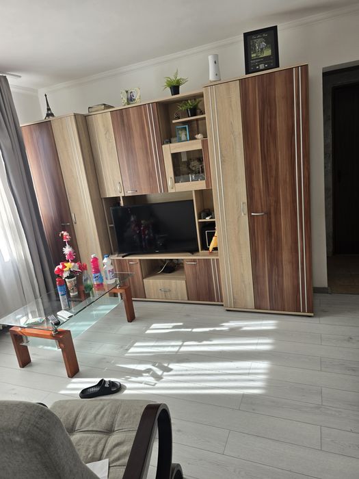 Inchiriez apartament cu 2 camere