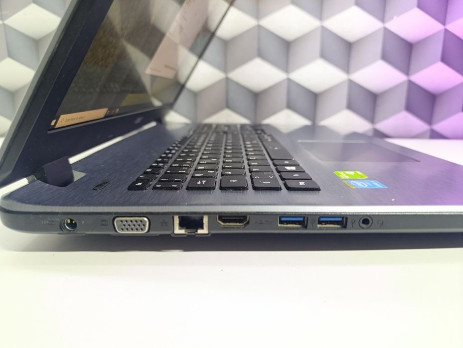 Laptop light gaming Acer e5 771g procesor i5 video nvidia 2 GB