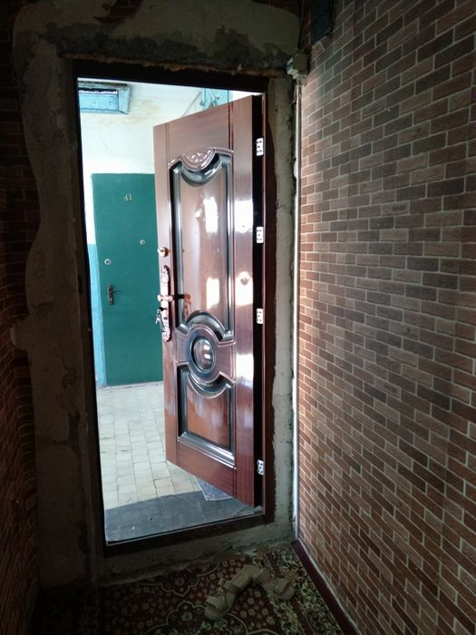 Срочно 2 хона 3 хона килинган уй сотилади