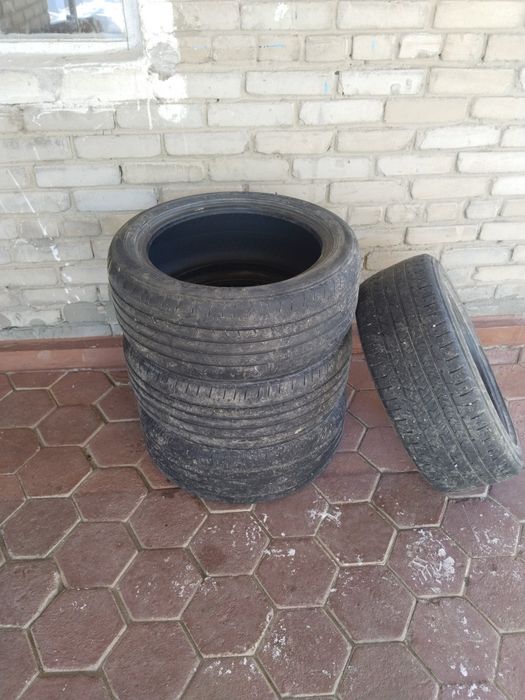 Продам шины летние r17 215/50