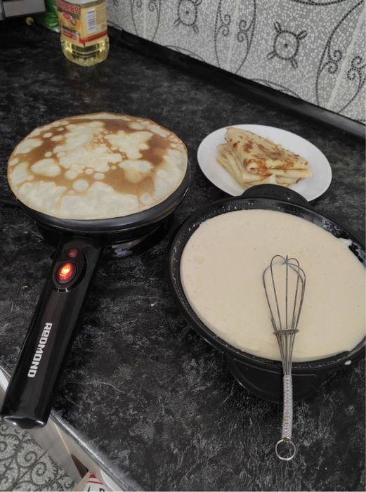 Продам Электро блинницу редмонд