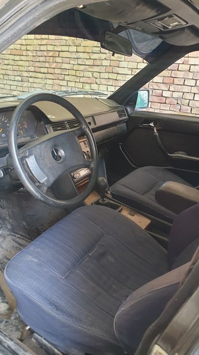 Mercedes Benz W124 E230