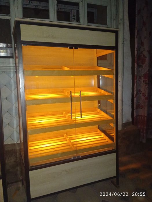 Дўконлар учун замонавий услубдаги витрина