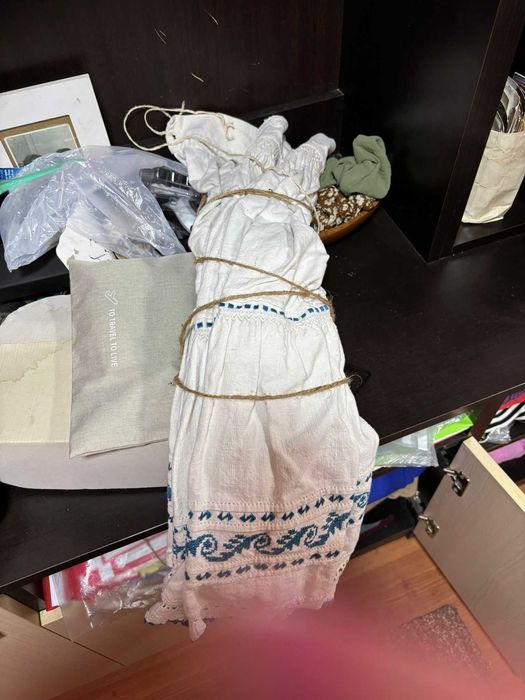 Vând costume populare vechi și extraordinar de frumoase!