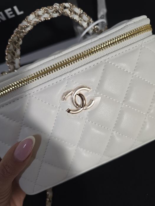 Налична чанта Chanel Vanity Case