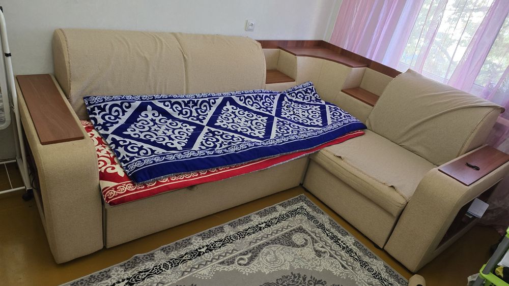 Продам уловой диван