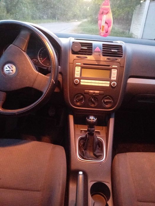 Vând vw golf 5 1.9 tdi