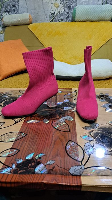 Дамски боти тип чорап.