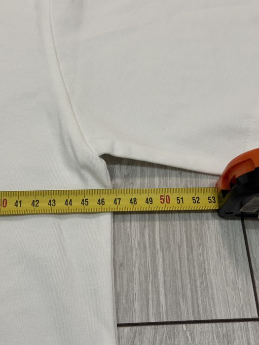 Nike white graphic tee cu imprimeu – mărimea M