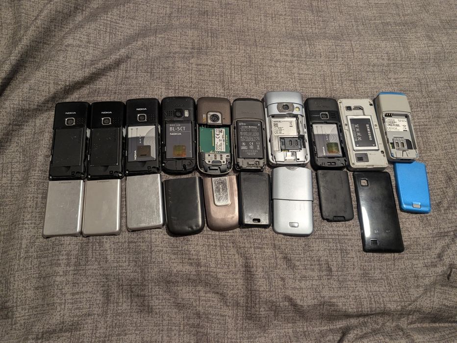 Telefoane vechi.