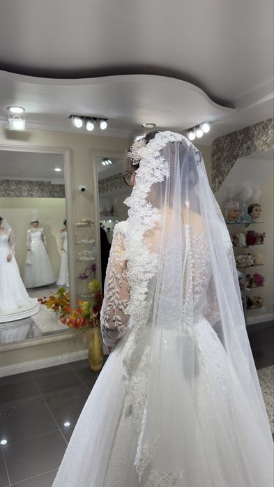 Продам  свадебную платью