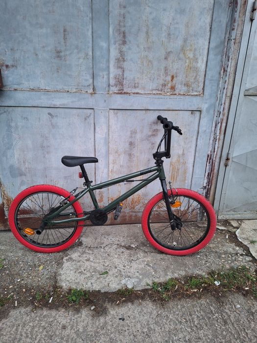 Bicicleta BMX Wipe 500 20”, potrivita pentru copii de la 8-12