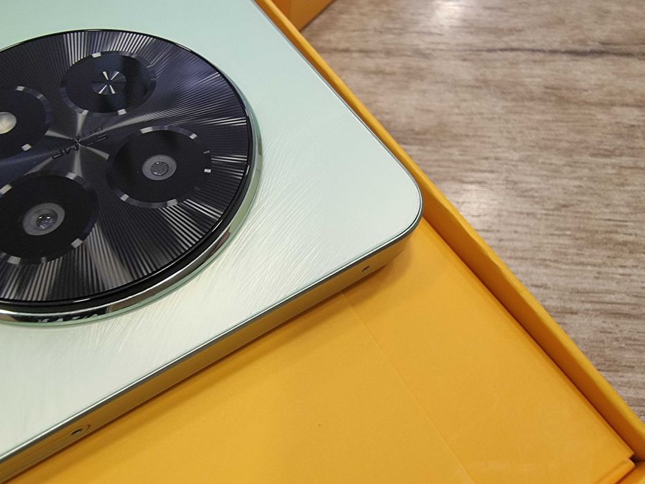 Телефон Realme 12 5G